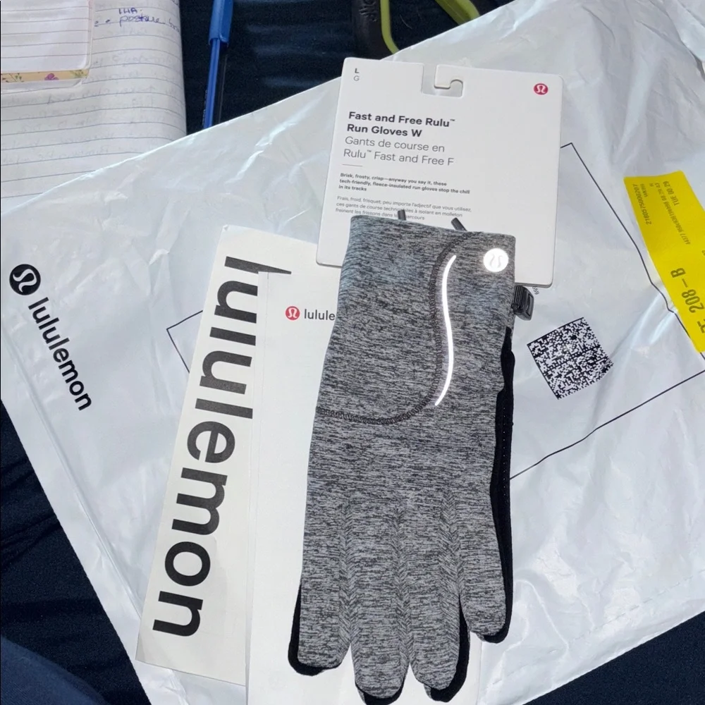 Lululemon women’s fast free run gloves NEW size L  Running Gloves